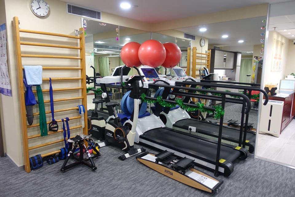Exercise and rehabilitation equipment at Advanz Physiotherapy Centre Tsim Sha Tsui clinic